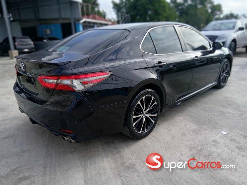 2018 Toyota Camry SE — foto 3 / 9