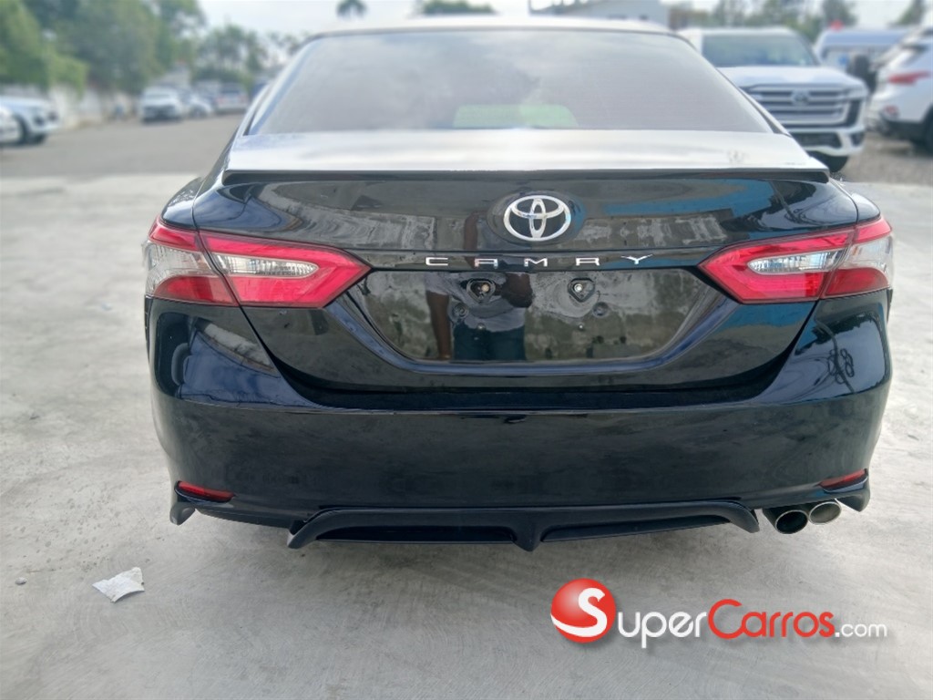 2018 Toyota Camry SE — foto 4 / 9
