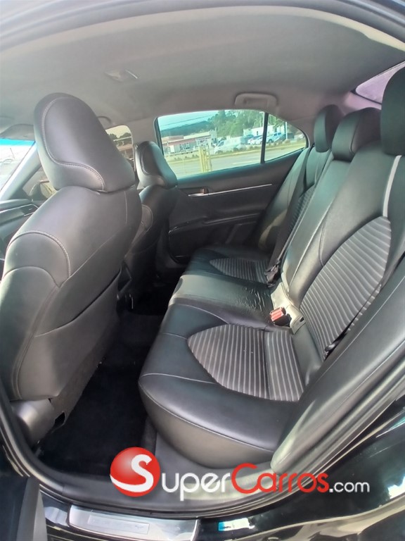 2018 Toyota Camry SE — foto 7 / 9