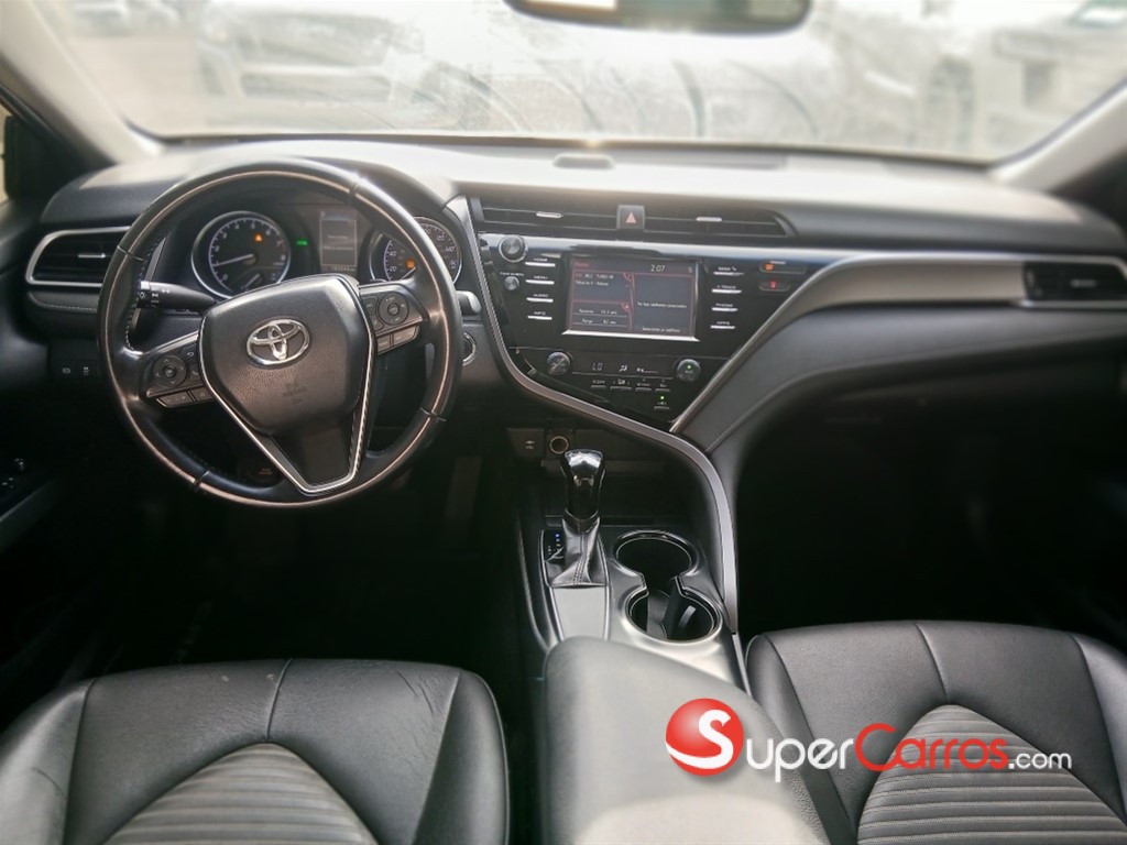 2018 Toyota Camry SE — foto 8 / 9