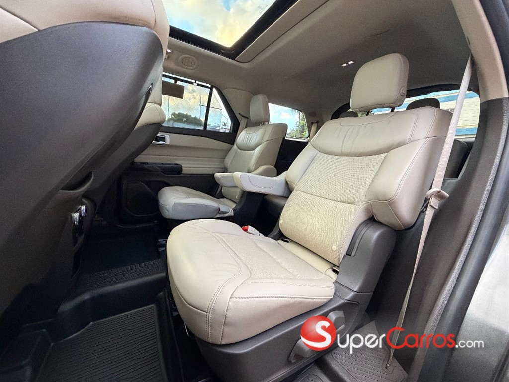 2020 Ford Explorer Platinum — foto 5 / 12