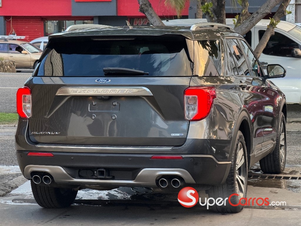 2020 Ford Explorer Platinum — foto 12 / 12