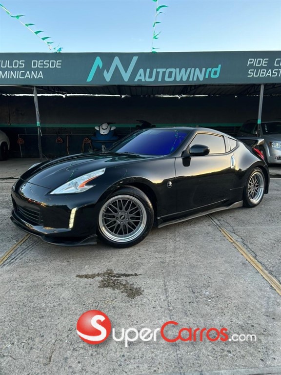2017 Nissan 370-Z — foto 4 / 10