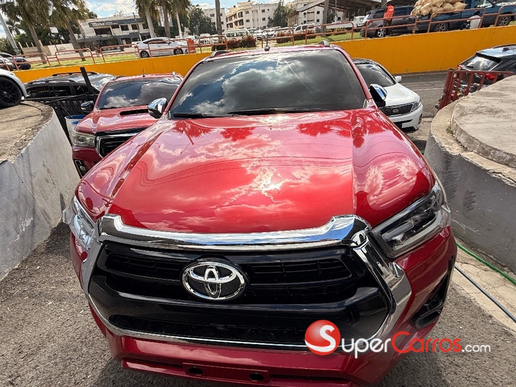 2024 Toyota Hilux SRV