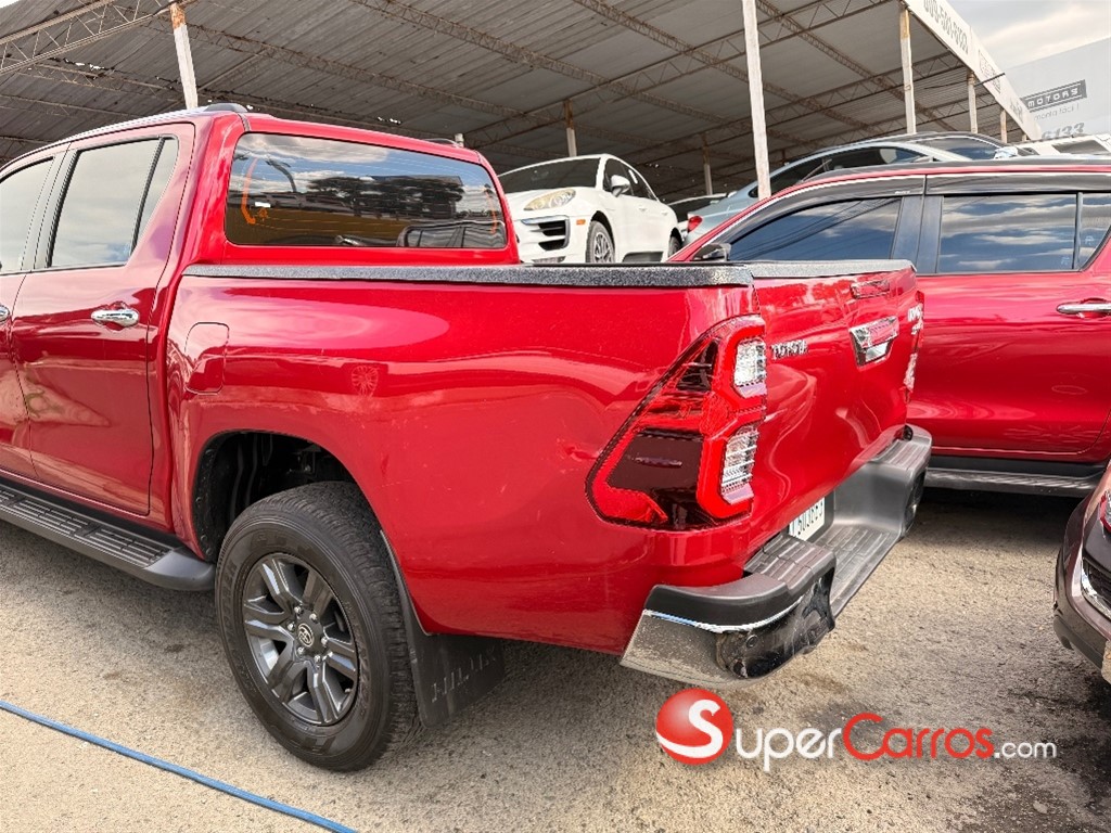 2024 Toyota Hilux SRV — foto 4 / 9