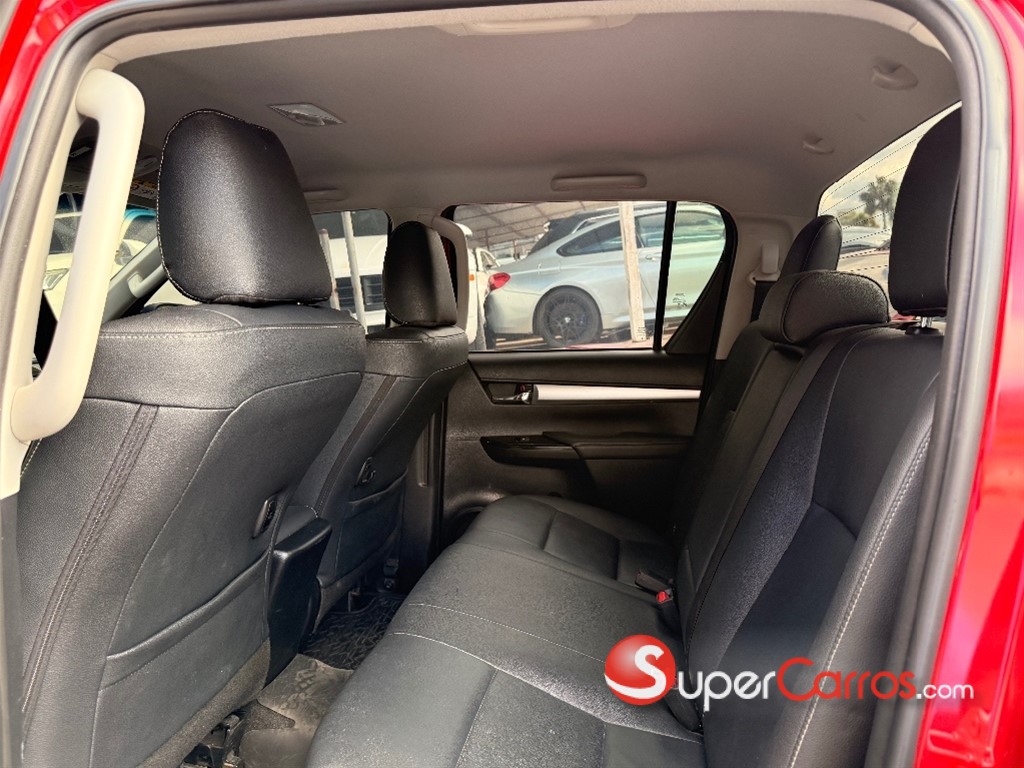 2024 Toyota Hilux SRV — foto 5 / 9