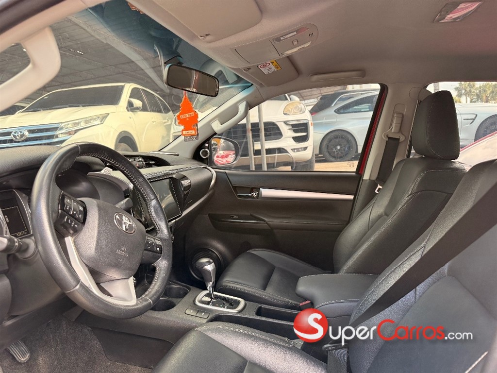 2024 Toyota Hilux SRV — foto 8 / 9
