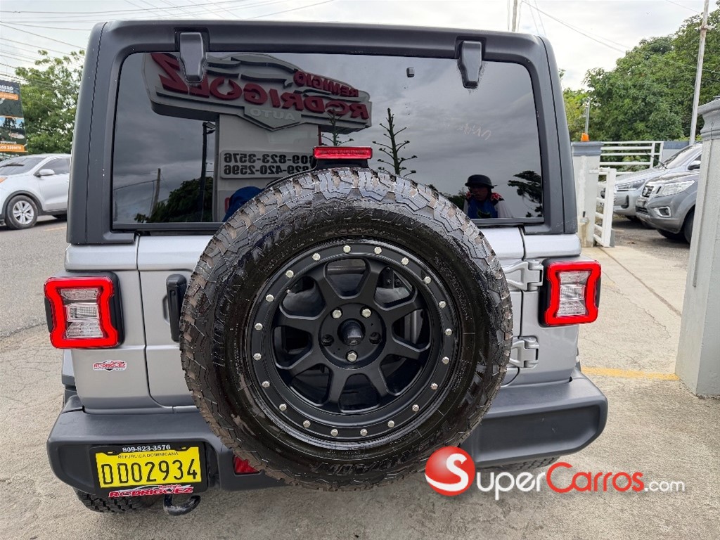 2020 Jeep Wrangler Sahara Unlimited — foto 5 / 9