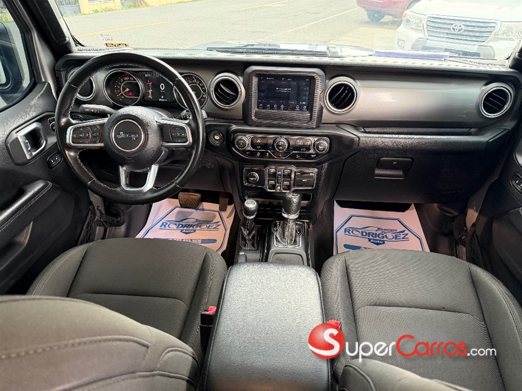 2020 Jeep Wrangler Sahara Unlimited — foto 6 / 9