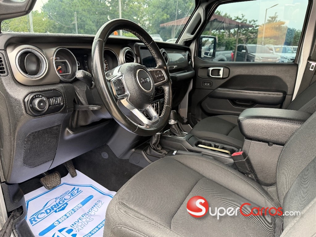 2020 Jeep Wrangler Sahara Unlimited — foto 7 / 9