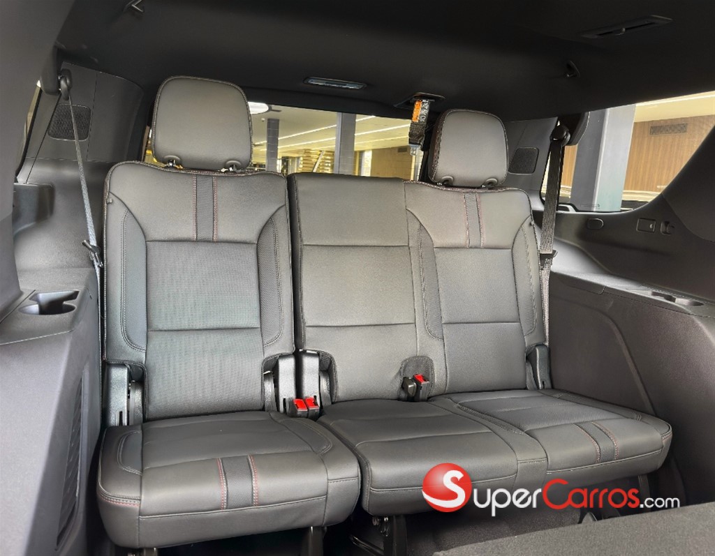 2025 Chevrolet Tahoe RST Duramax — foto 7 / 11