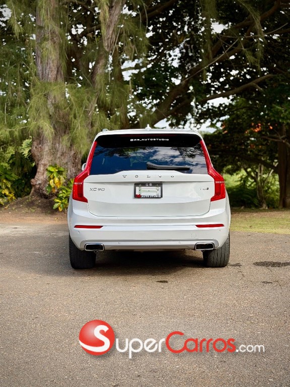 2020 Volvo XC90 Momentum T6 — foto 5 / 10