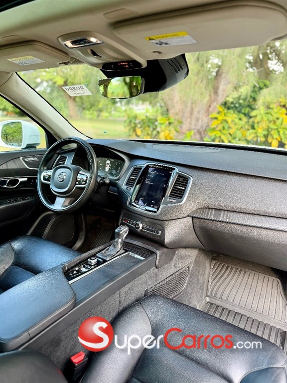 2020 Volvo XC90 Momentum T6 — foto 8 / 10