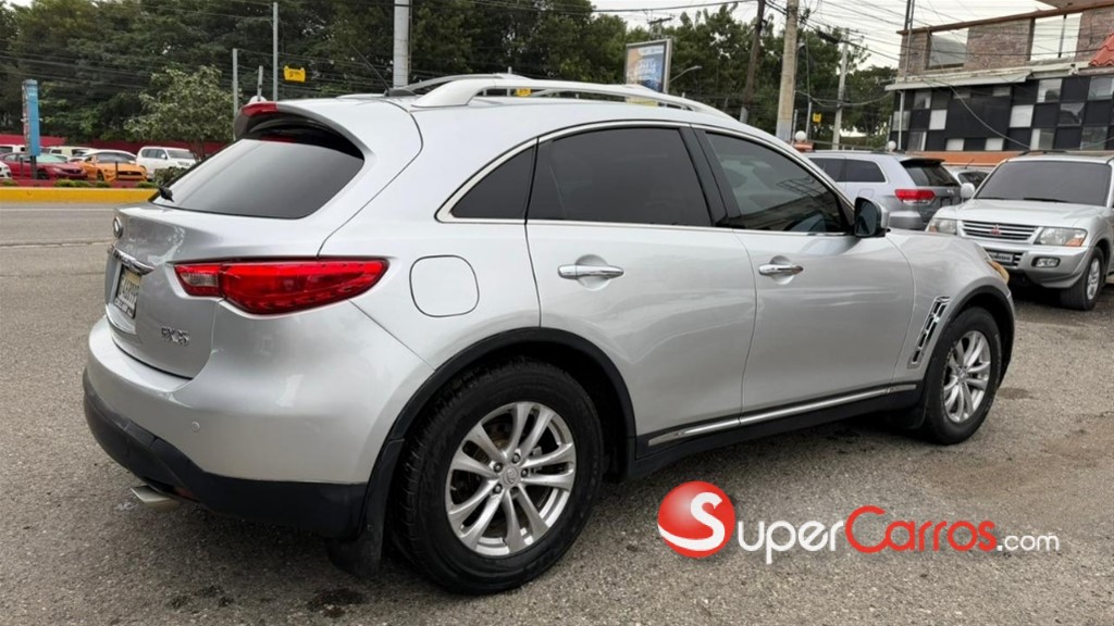 2011 Infiniti FX-35 — foto 6 / 9