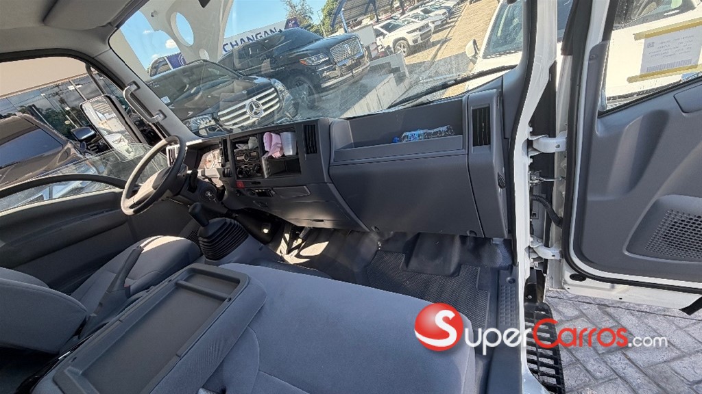2026 Isuzu NPR 14 pies — foto 5 / 8