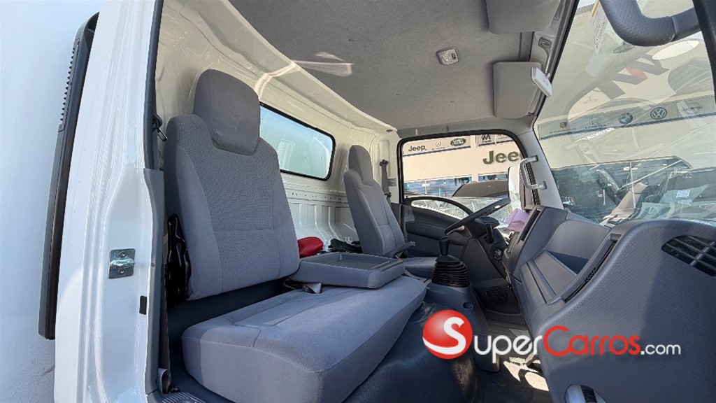 2026 Isuzu NPR 14 pies — foto 6 / 8
