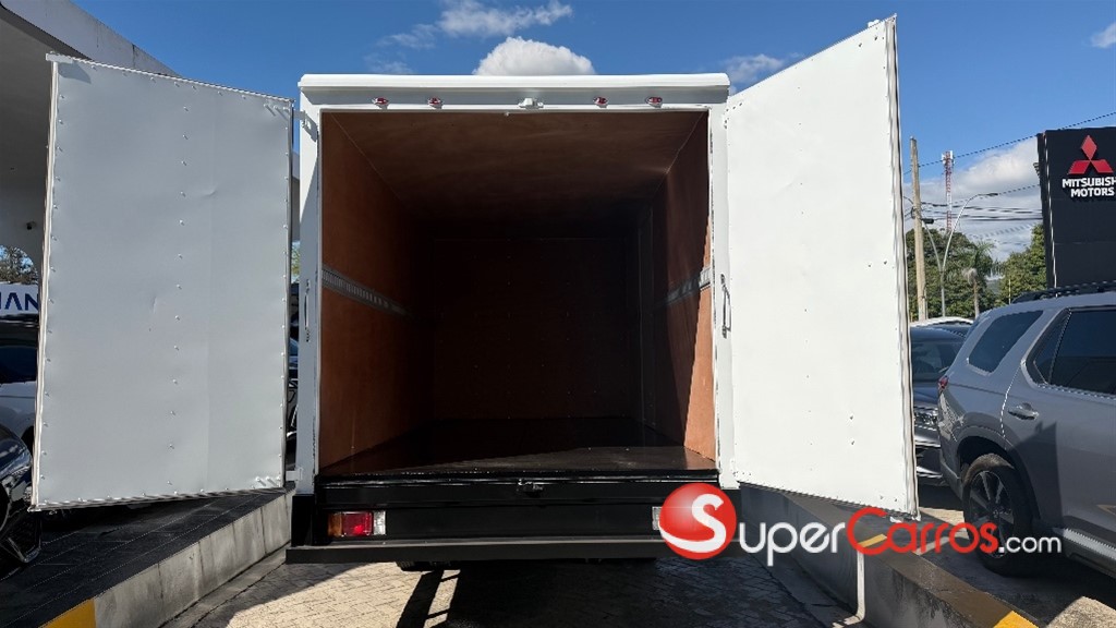 2026 Isuzu NPR 14 pies — foto 7 / 8
