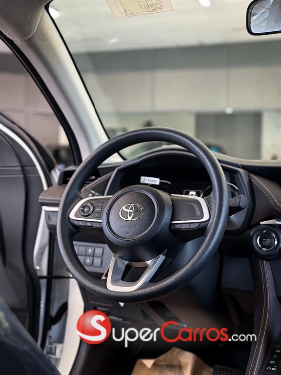 2024 Toyota Yaris E — foto 5 / 12