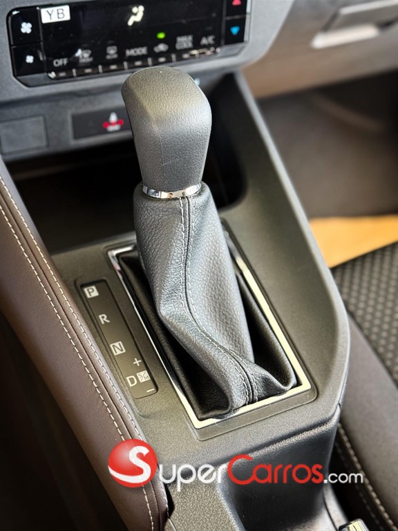 2024 Toyota Yaris E — foto 9 / 12