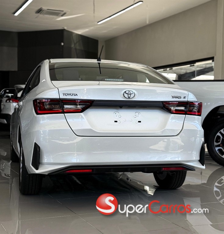 2024 Toyota Yaris E — foto 11 / 12
