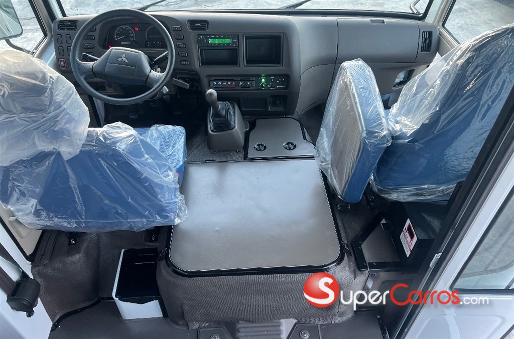 2027 Mitsubishi Motors Rosa — foto 8 / 11