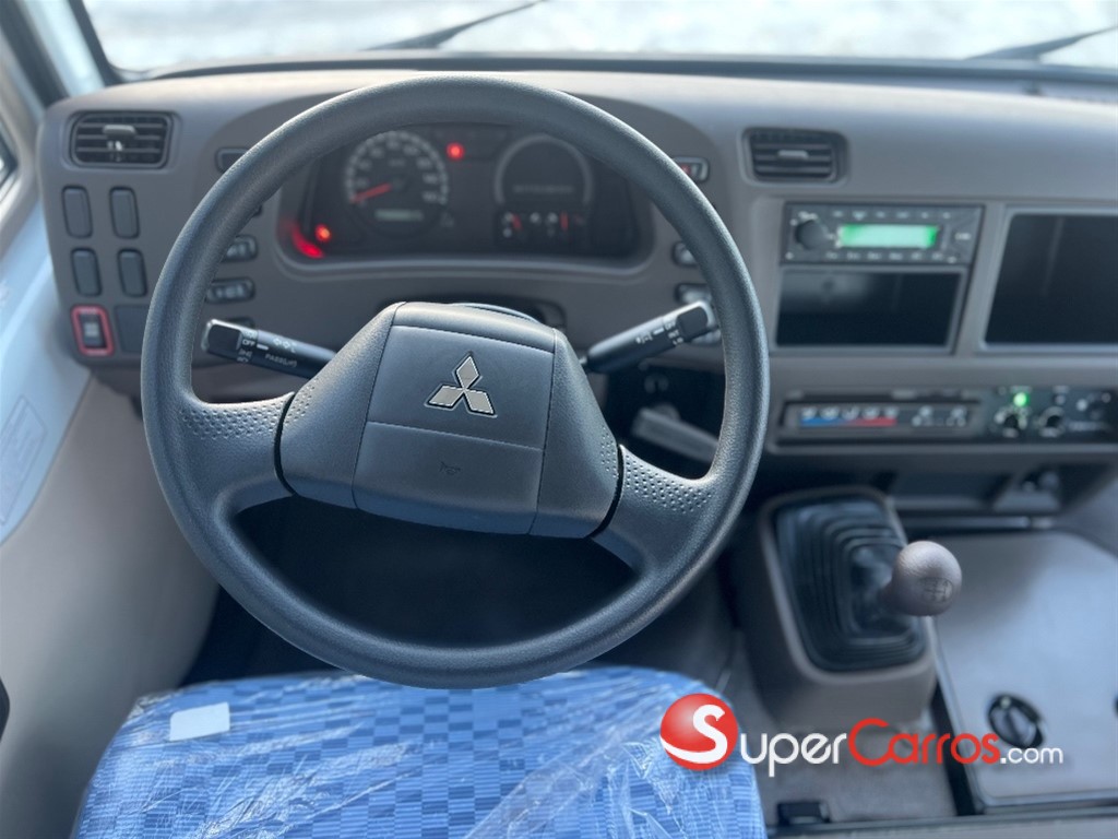 2027 Mitsubishi Motors Rosa — foto 9 / 11