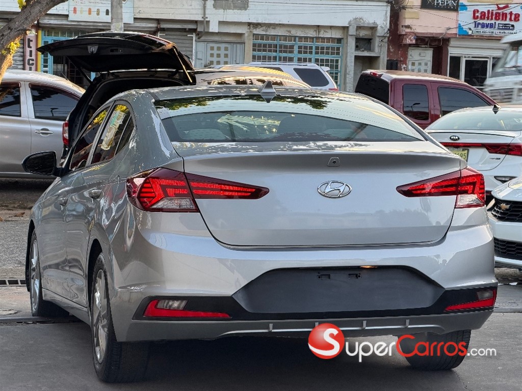 2020 Hyundai Elantra SEL — foto 7 / 9