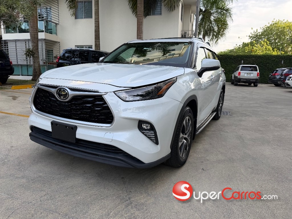2022 Toyota Highlander XLE — foto 2 / 12