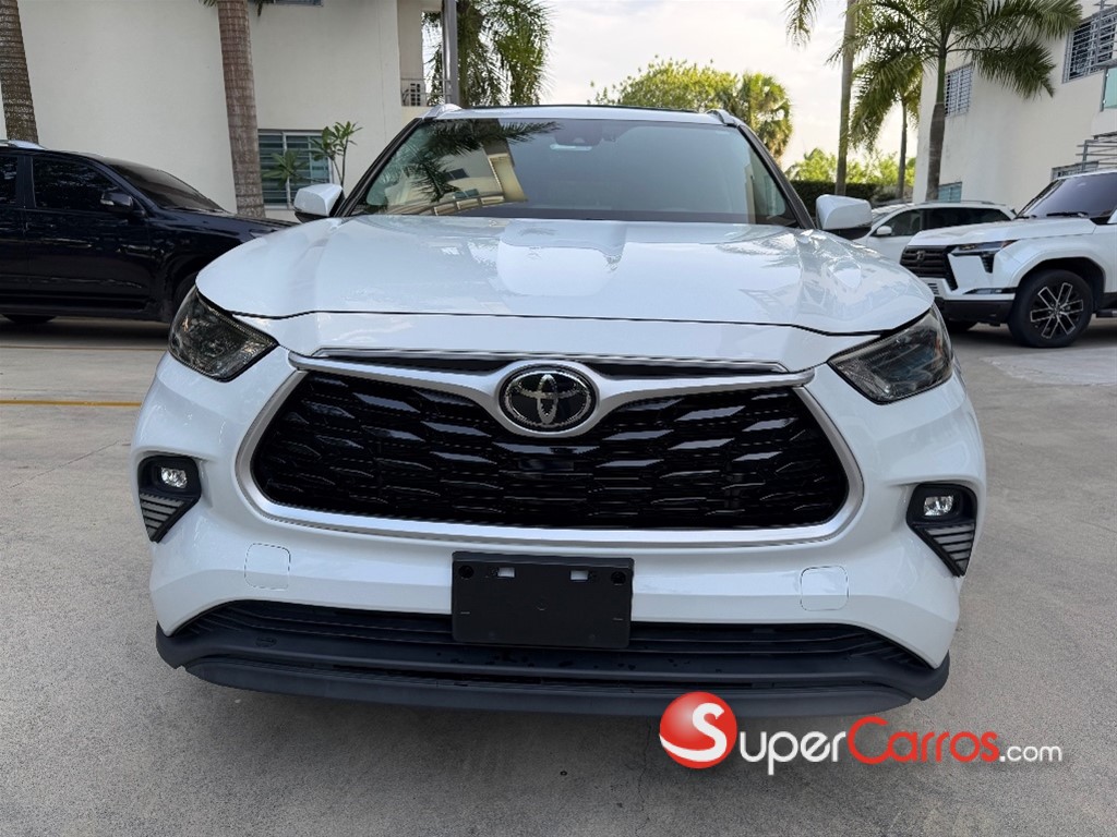 2022 Toyota Highlander XLE — foto 3 / 12