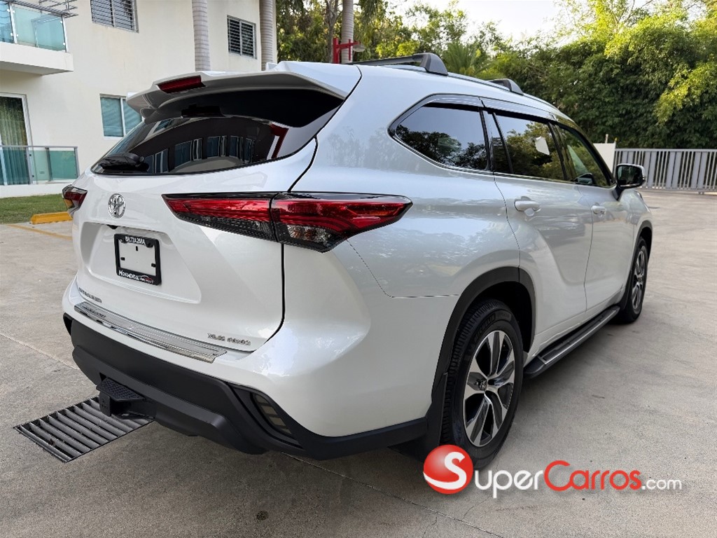 2022 Toyota Highlander XLE — foto 5 / 12
