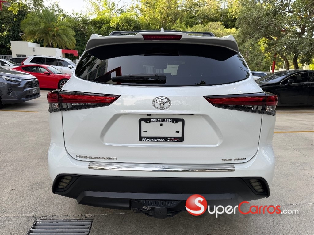 2022 Toyota Highlander XLE — foto 6 / 12
