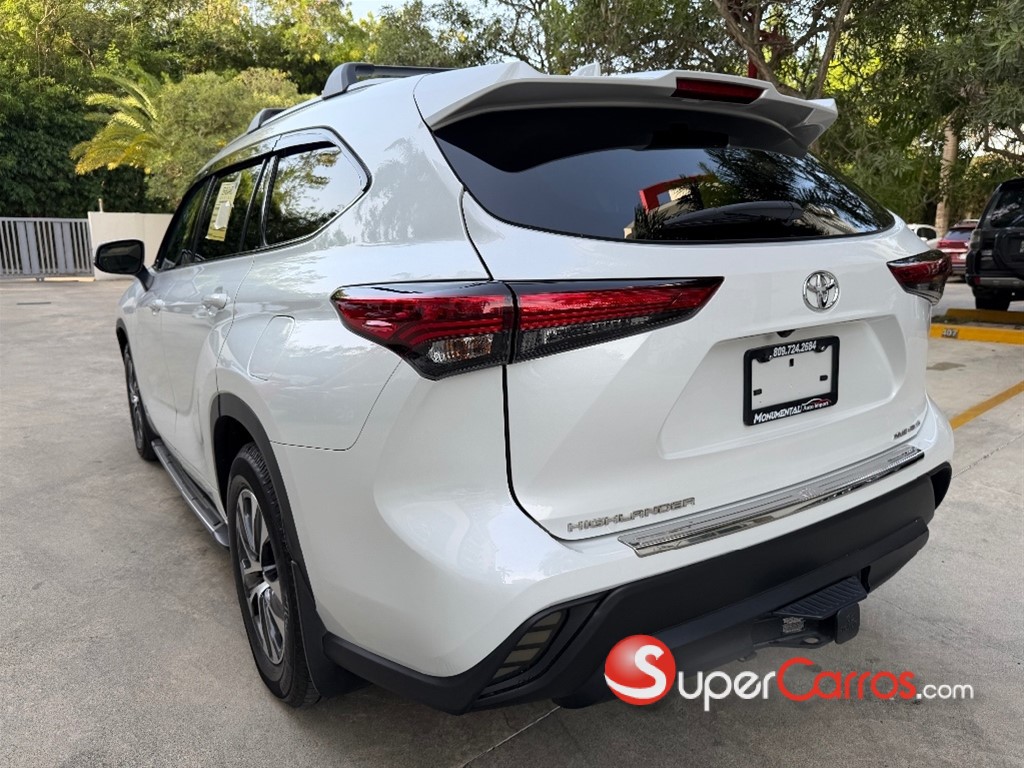 2022 Toyota Highlander XLE — foto 7 / 12