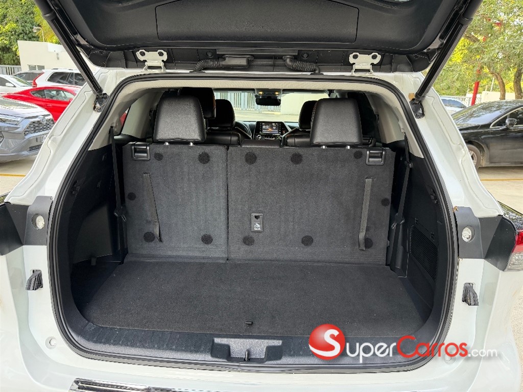 2022 Toyota Highlander XLE — foto 8 / 12
