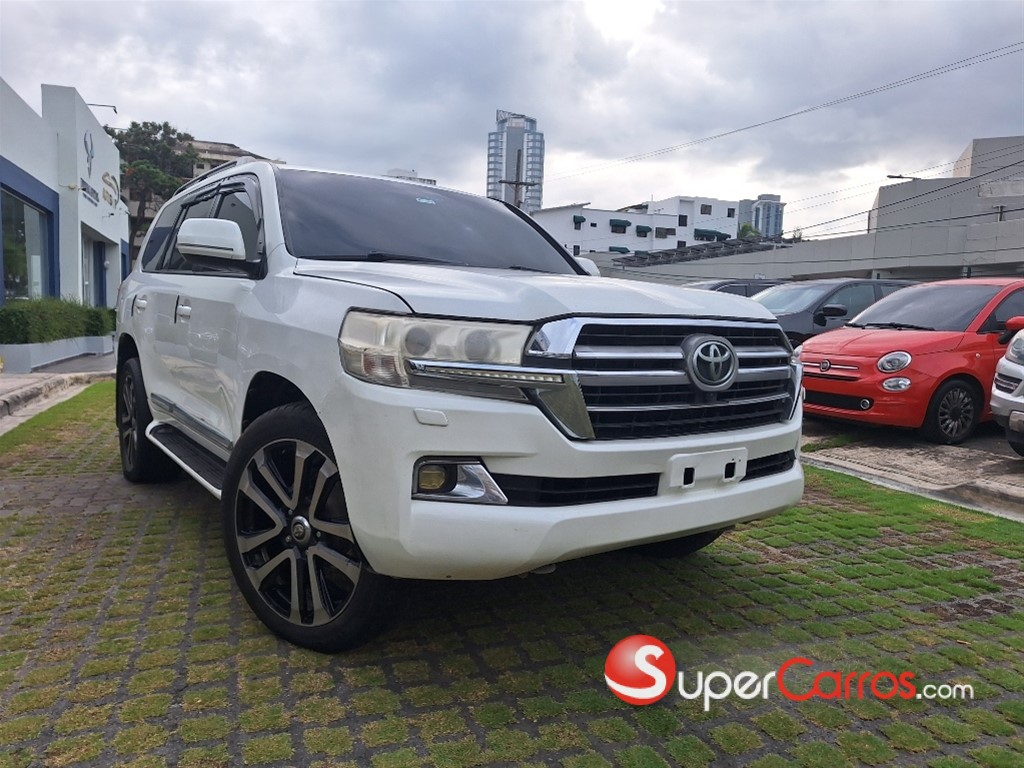 2013 Toyota Land Cruiser