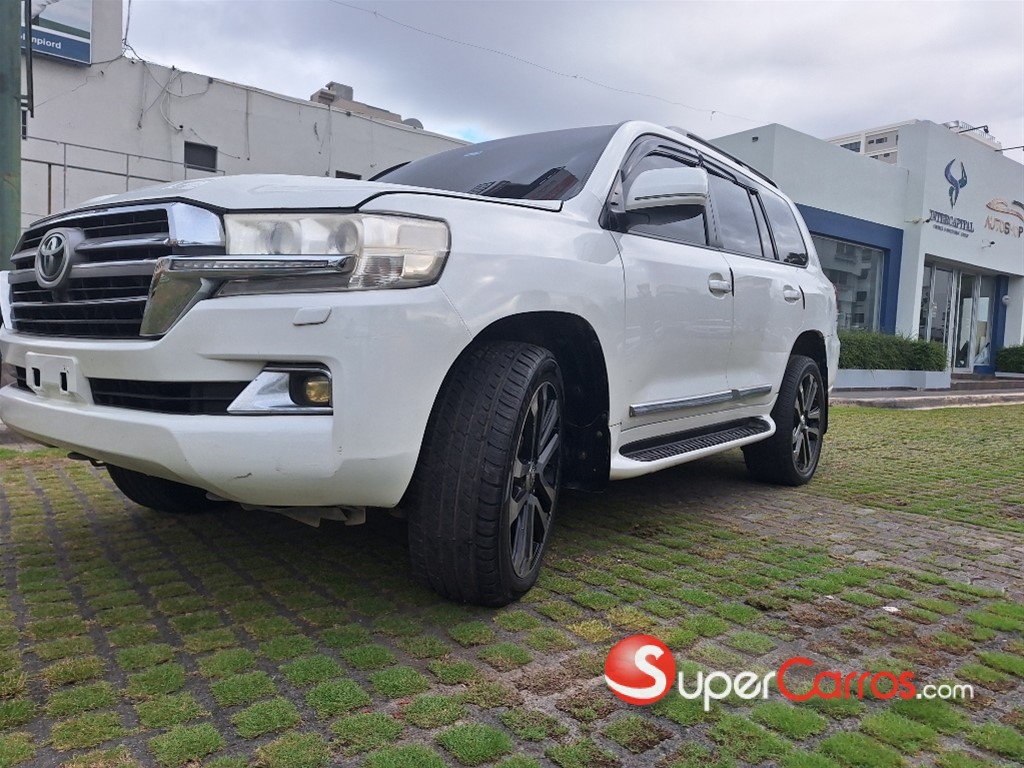 2013 Toyota Land Cruiser — foto 6 / 12