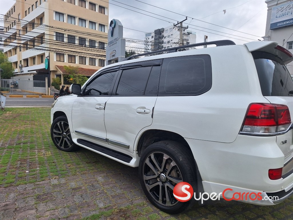 2013 Toyota Land Cruiser — foto 7 / 12