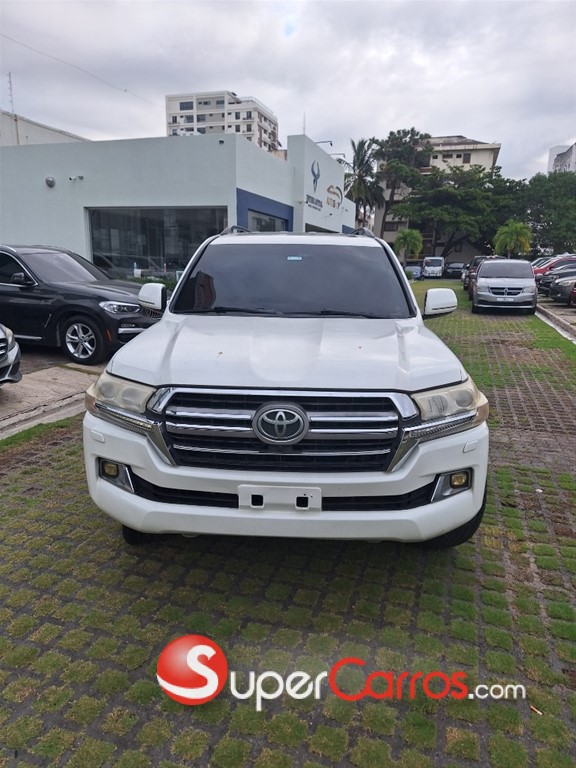 2013 Toyota Land Cruiser — foto 11 / 12