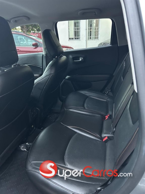 2020 Jeep Compass Limited — foto 8 / 9