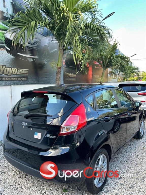 2019 Ford Fiesta SE — foto 2 / 8