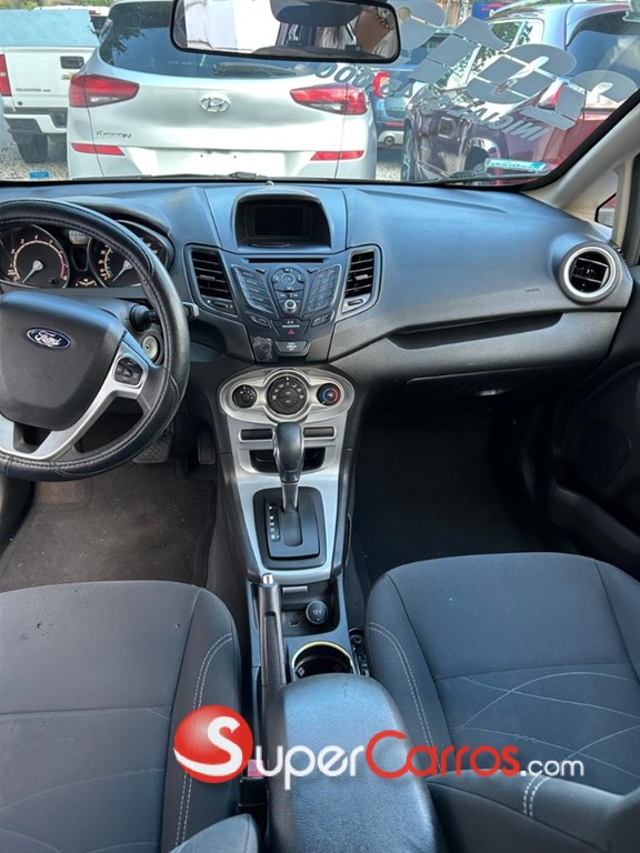 2019 Ford Fiesta SE — foto 5 / 8