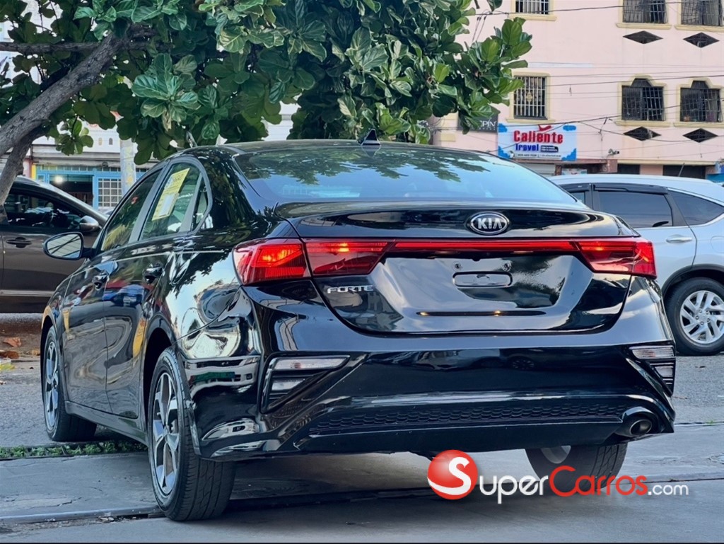 2020 Kia Forte LXS — foto 7 / 9