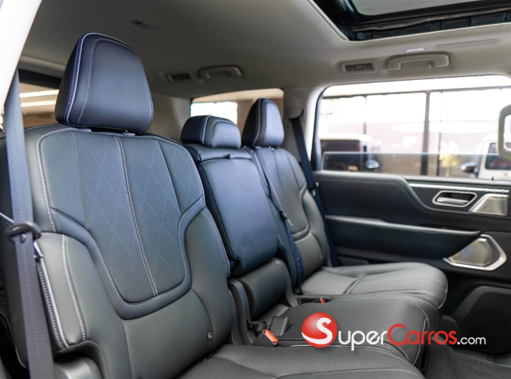 2026 Infiniti QX-80 — foto 9 / 12