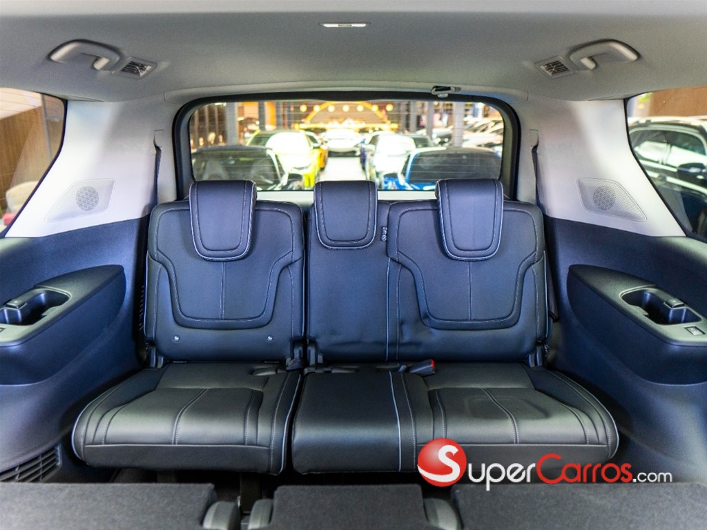 2026 Infiniti QX-80 — foto 10 / 12