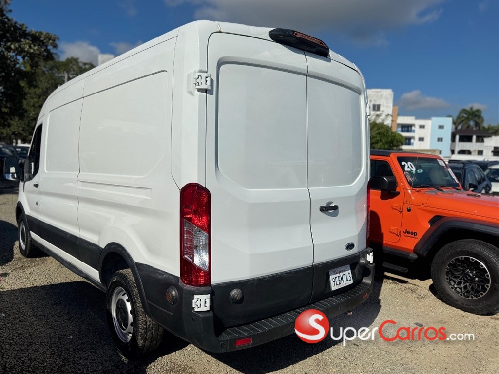 2020 Ford Transit 250 Cargo — foto 4 / 10