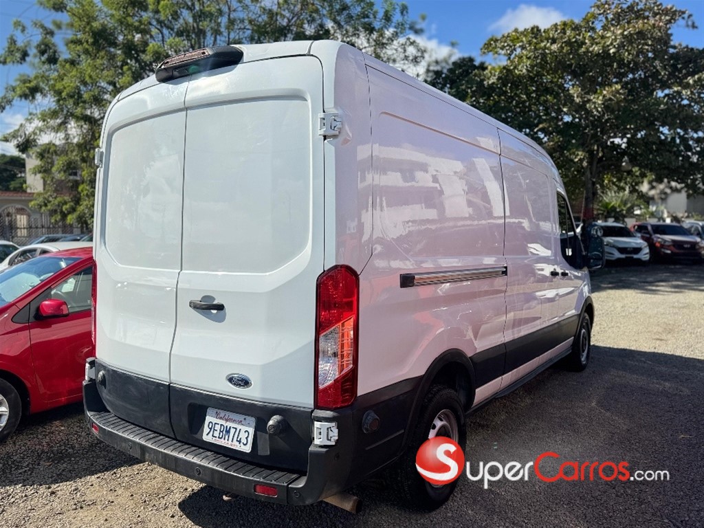 2020 Ford Transit 250 Cargo — foto 5 / 10
