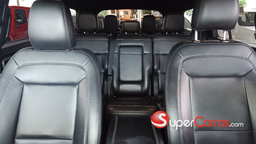 2020 Ford Explorer XLT 4WD — foto 7 / 12