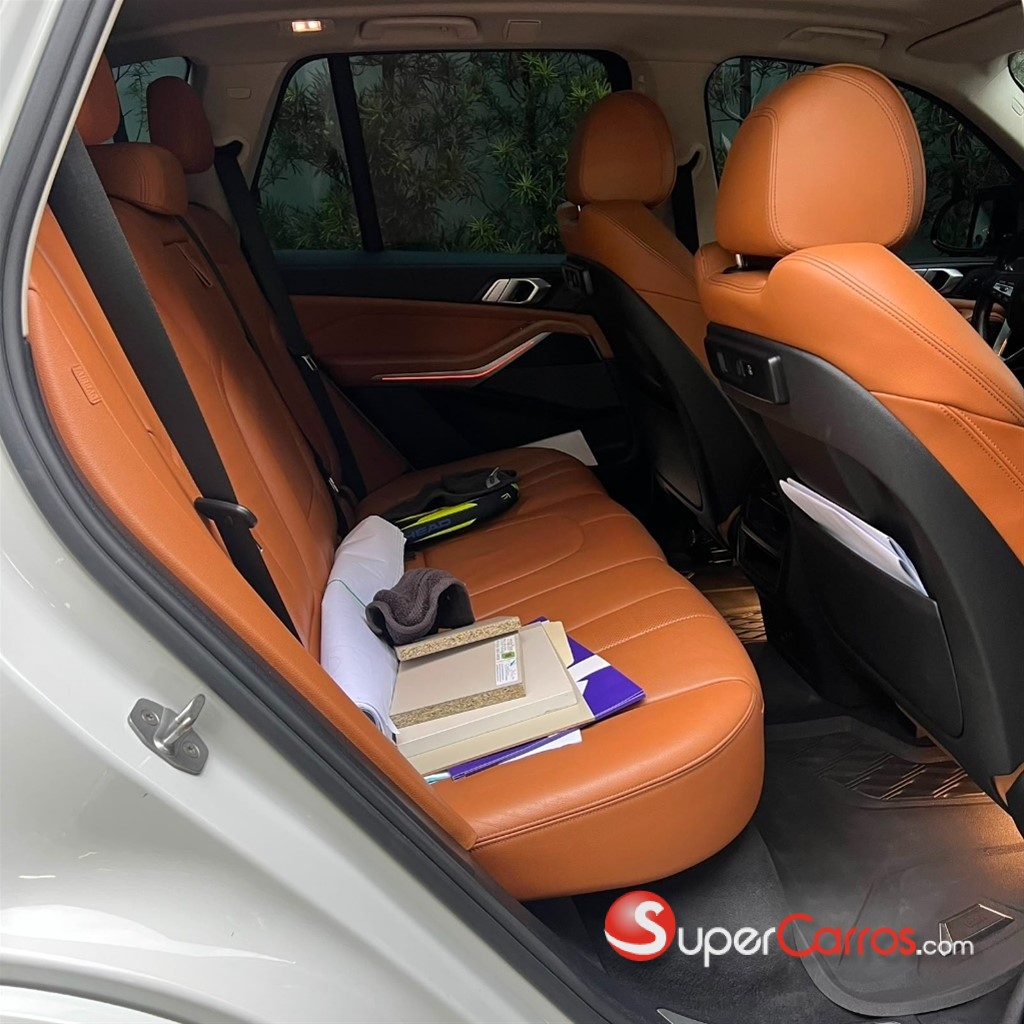 2021 BMW X 5 XDRIVE 40i — foto 8 / 10