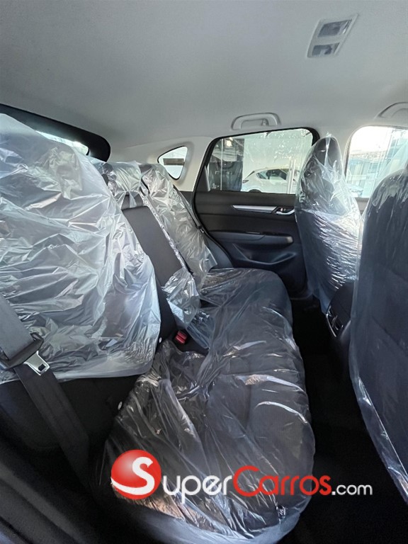 2026 Mazda CX-5 CE — foto 10 / 12