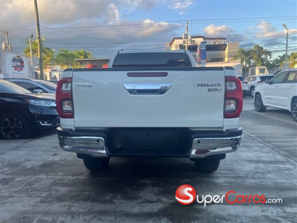 2022 Toyota Hilux SRV — foto 6 / 9