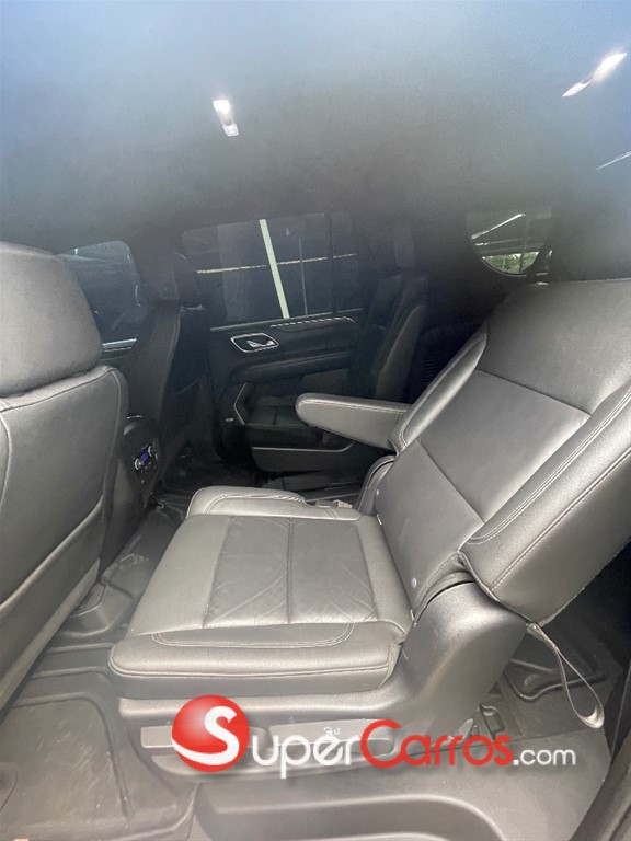 2021 Chevrolet Suburban LT — foto 6 / 10